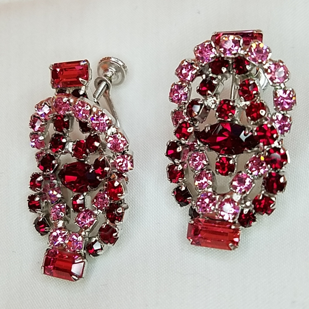 Vintage Rhinestone Jewelry - Picture 7 of 8